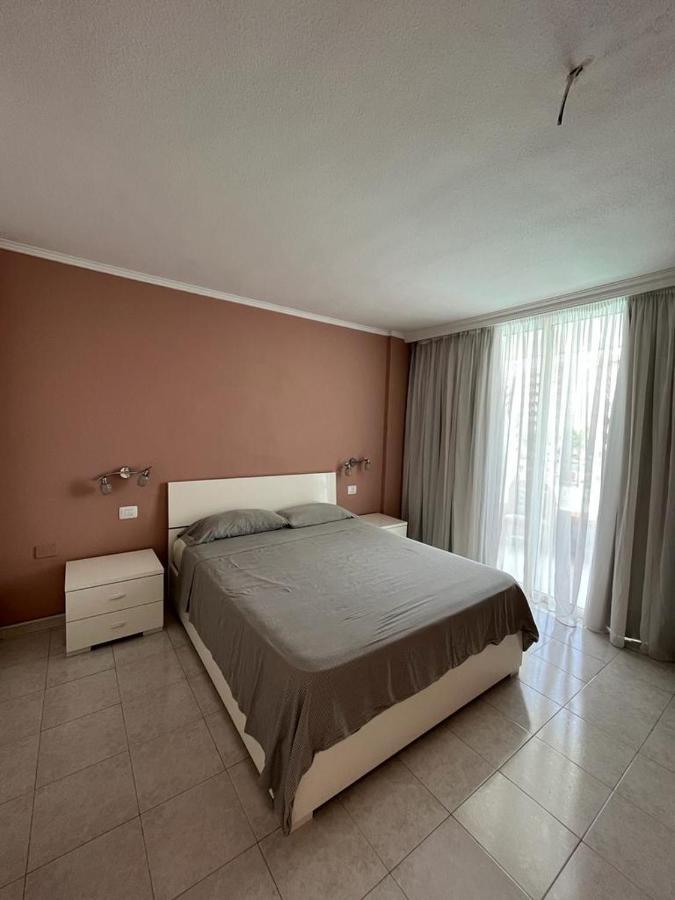 Cozy Apartment Near The Beach Playa de las Americas  Exterior photo